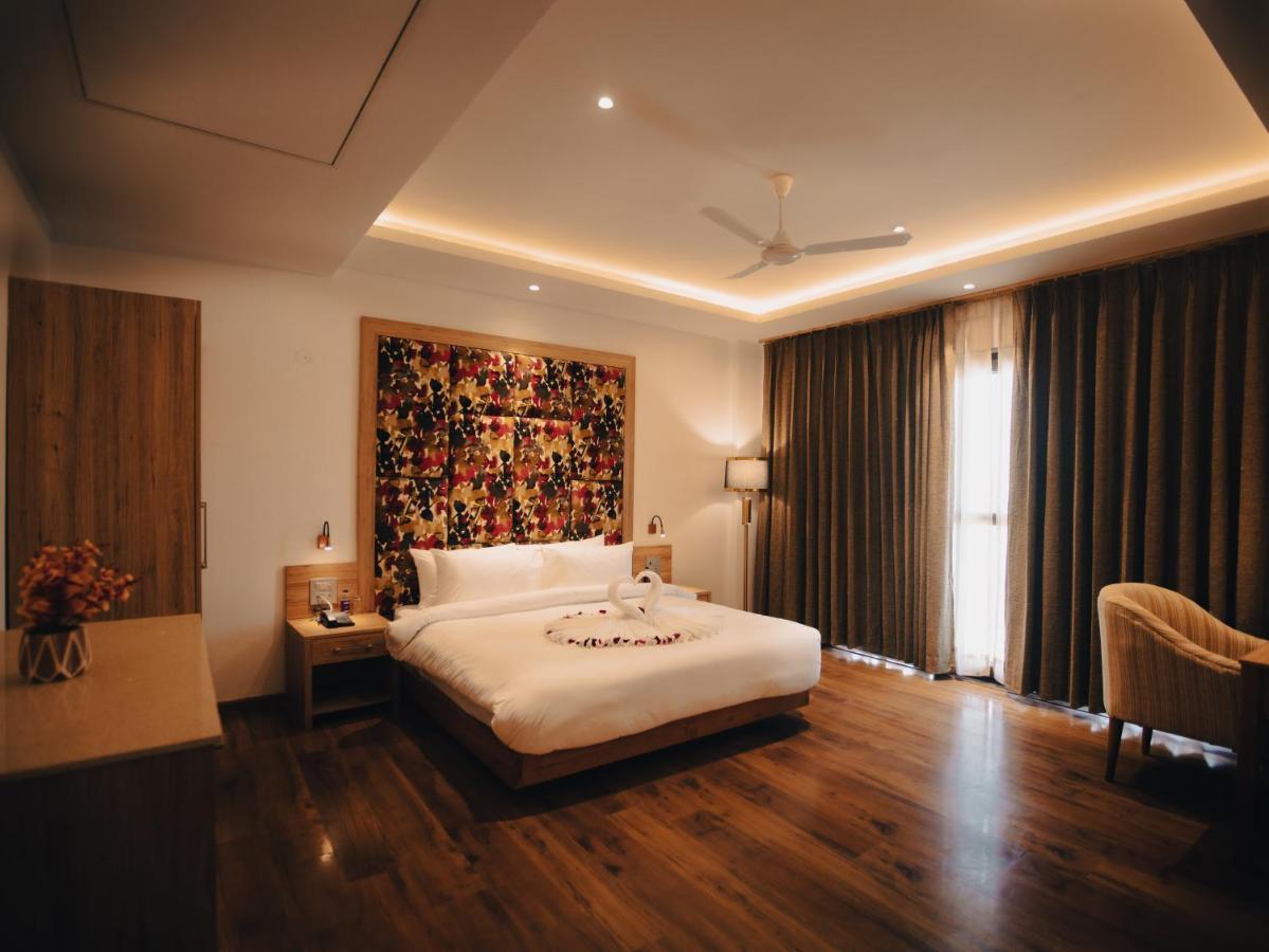 Clarks Inn Express, Dehradun Exterior foto