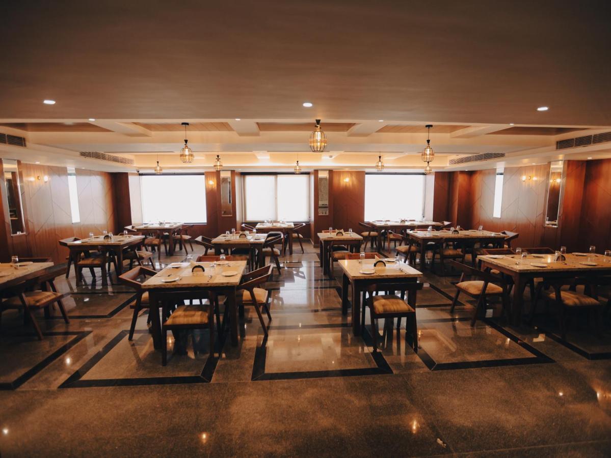 Clarks Inn Express, Dehradun Exterior foto